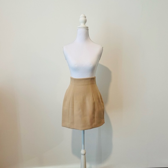 & Other Stories Structured High Waisted Tan Skirt 🤎 - Picture 2 of 5